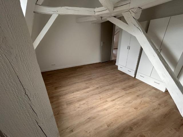 Location Appartement 4 pièces TROIS QUARTIERS