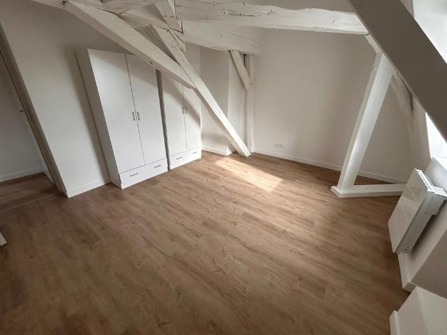 Location Appartement 4 pièces TROIS QUARTIERS