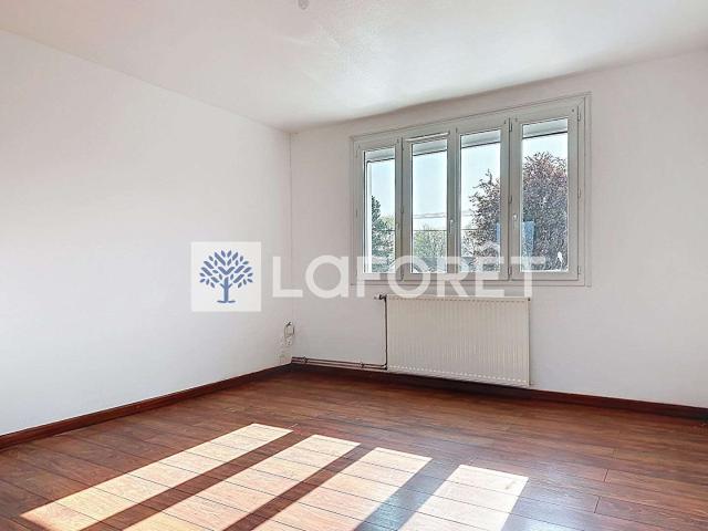 Location appartement 4 pièces Bressuire 79