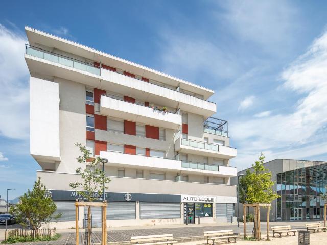 Location appartement 4 pièces GRENOBLE 103m² à 945.04€/mois CDC Habitat