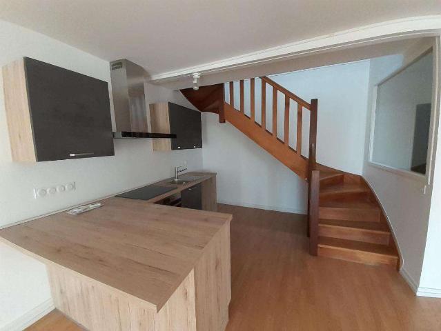 Location appartement 4 pièces Laval 53