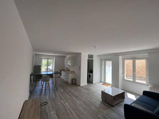 Location appartement 4 pièces Laval 53