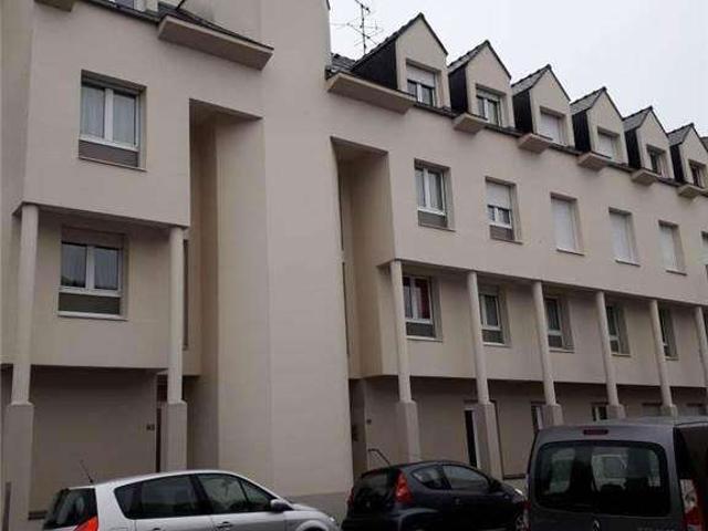 Location appartement 4 pièces Laval 53