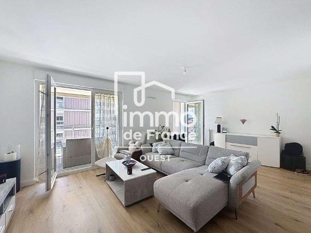 Location appartement 4 pièces Laval 53
