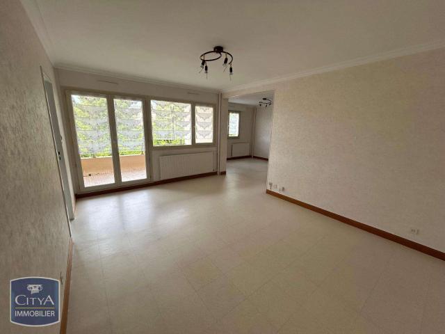 Location appartement 4 pièces Laval 53