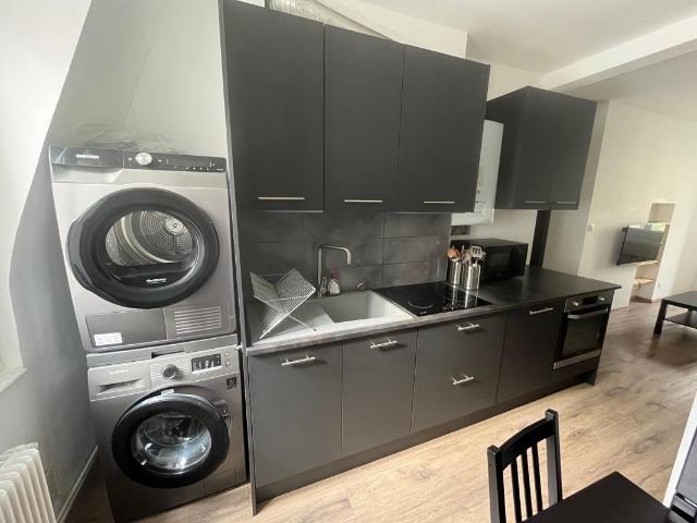 Location Appartement 4 pièces Meublé 68m² LYON 7ème