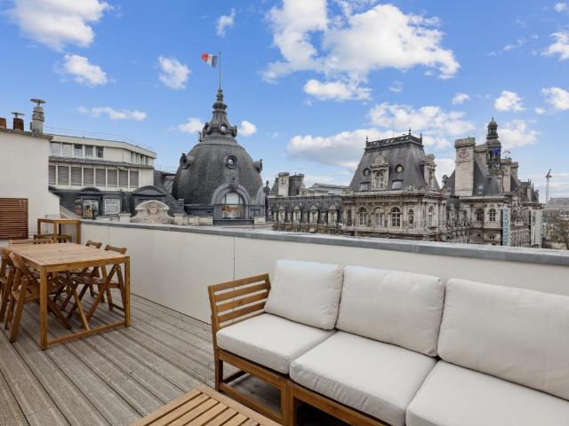 Location Appartement 4 pièces Meublé 93m² PARIS 4ème