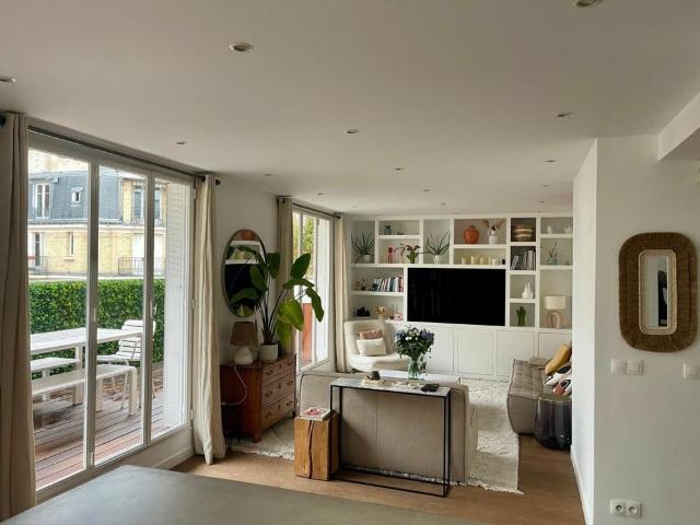 Location Appartement 4 pièces Meublé PARIS 15ème
