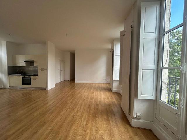 Location appartement 4 pièces Nantes Centre Ville 44