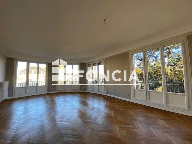 Location appartement 4 pièces Nantes Centre Ville 44