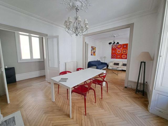 Location appartement 4 pièces Nantes Centre Ville 44
