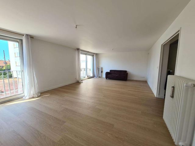 Location appartement 4 pièces Nantes Rond Point De Rennes 44