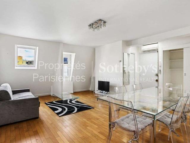 Location appartement 4 pièces Paris 8e 75