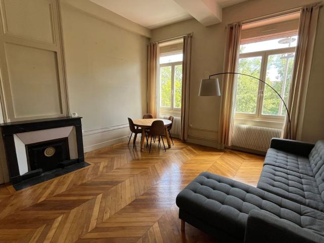 Location appartement, 50.23 m² T 2 à Caluire et Cuire, 950 €