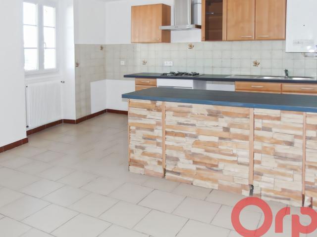 Location appartement, 52.41 m² T 3 à Espelette, 453 €