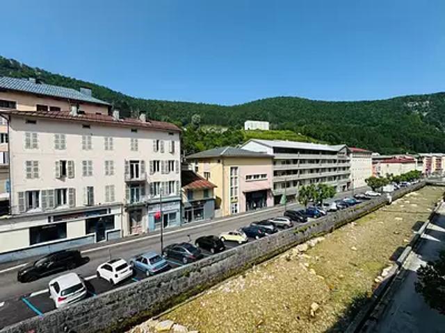 location appartement, 52.35 m² au dernier étage