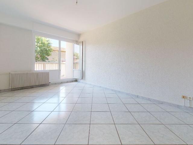 Location appartement, 57.47 m² T 2 à Bron, 920 €