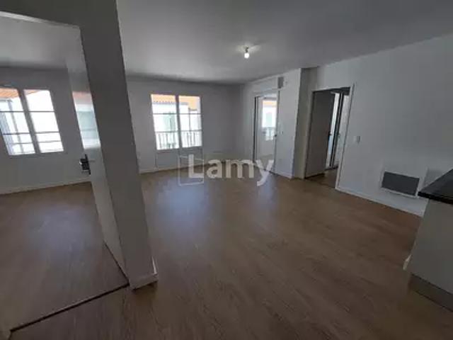 location appartement, 54.02 m² au dernier étage parking