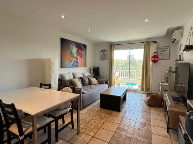 Location appartement, 54.25 m² T 3 à Toulon, 900 €