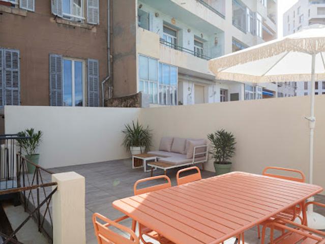Location Appartement 5 pièces 77 m2 Marseille 6ème