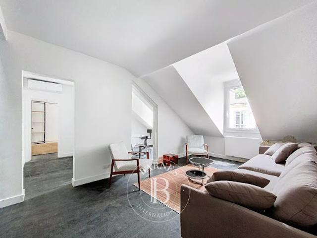 Location Appartement 5 pièces 83.77 m2 Paris 6ème
