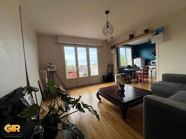 Location Appartement 5 pièces 83m² ST JACQUES DE LA LANDE 35136