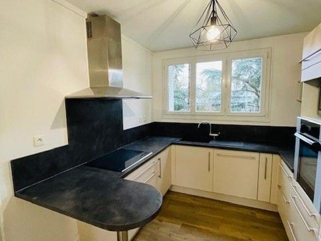 Location Appartement 5 pièces 81m² ANGERS 49100