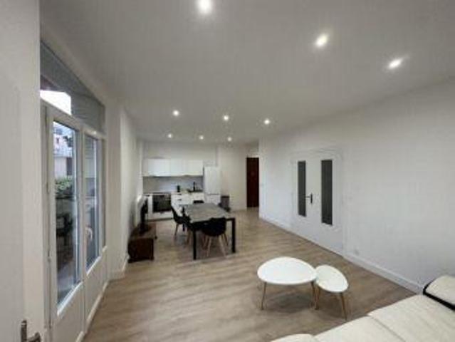 Location Appartement 5 pièces 85 m2 Villeurbanne