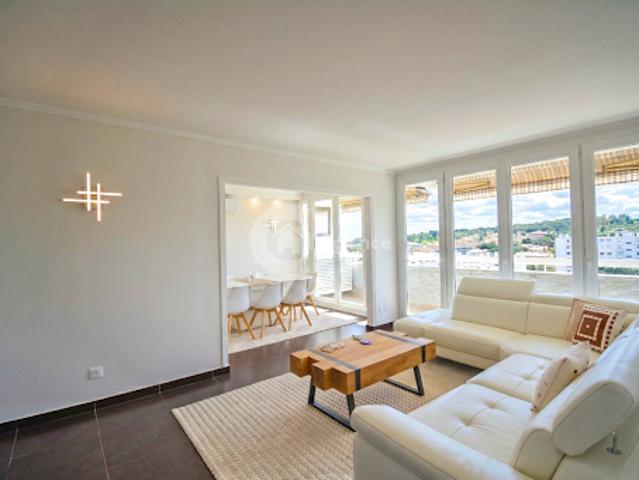 Location Appartement 5 pièces 90.65 m2 Le Cannet