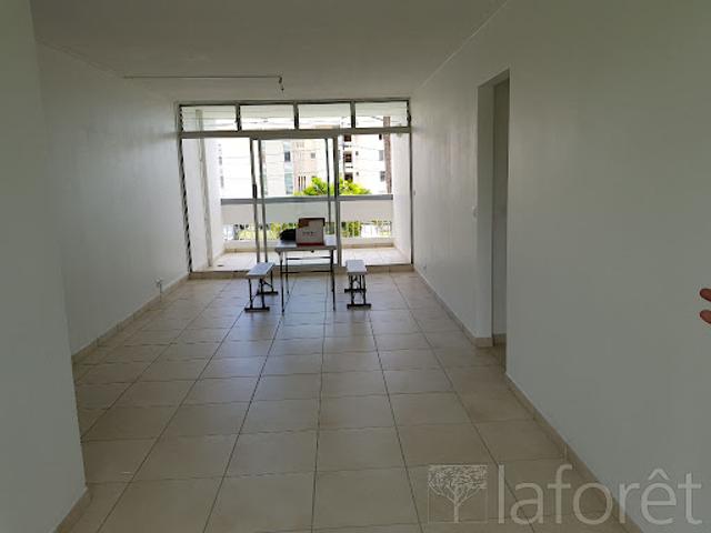 Location Appartement 5 pièces 90.86 m2 Le robert