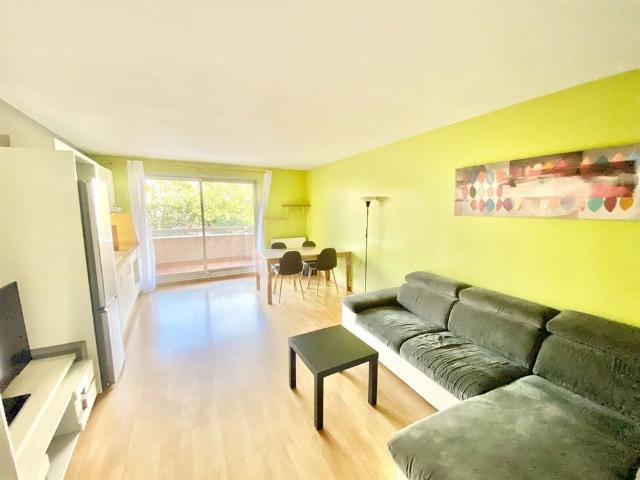 Location Appartement 5 pièces 90m² LE KREMLIN BICETRE 94270