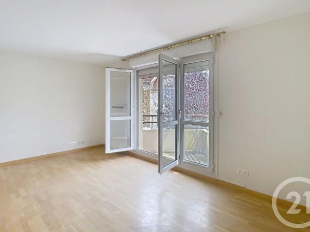 Location Appartement 5 pièces 91m² CREPY EN VALOIS 60800