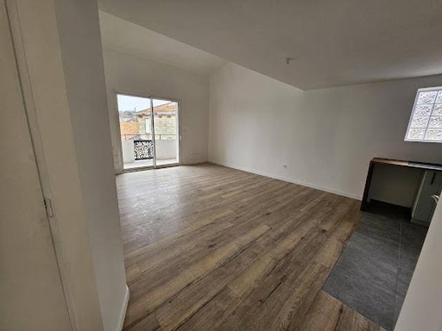 Location Appartement 5 pièces 94 m2 Cenon