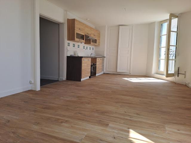 Location Appartement 5 pièces 100 m2 Ingrandes Le Fresne sur Loire