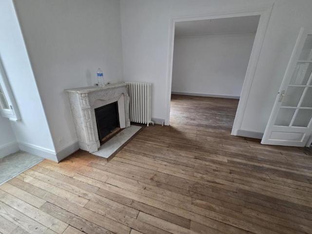 Location Appartement 5 pièces 101m² LE CREUSOT 71200