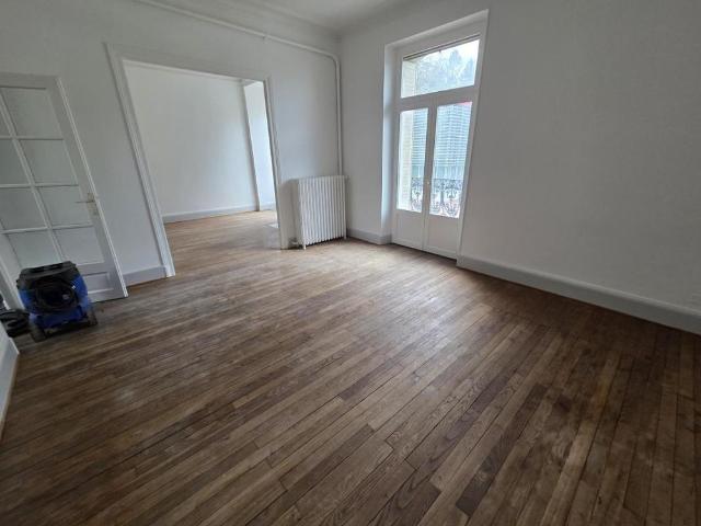Location Appartement 5 pièces 101m² LE CREUSOT 71200