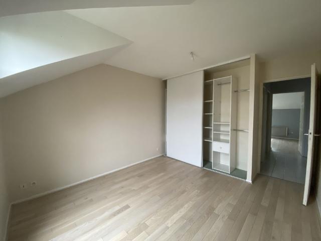 Location Appartement 5 pièces 101m² PALAISEAU 91120