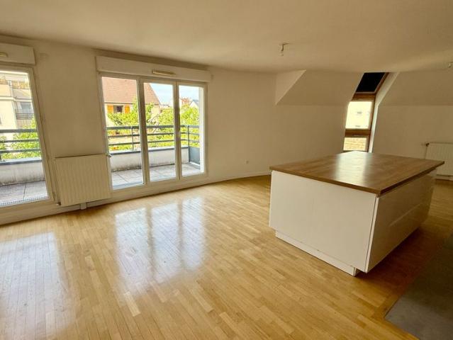 Location appartement 5 pièces, 102.83m², Nanterre