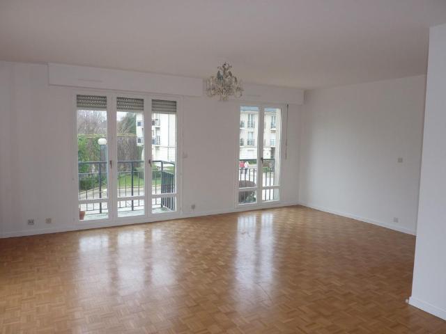 Location Appartement 5 pièces 102m² FONTAINEBLEAU 77300