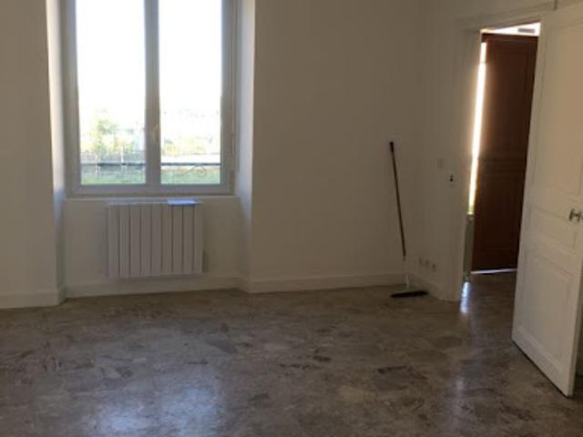 Location Appartement 5 pièces 103 m2 La Chapelle Moutils