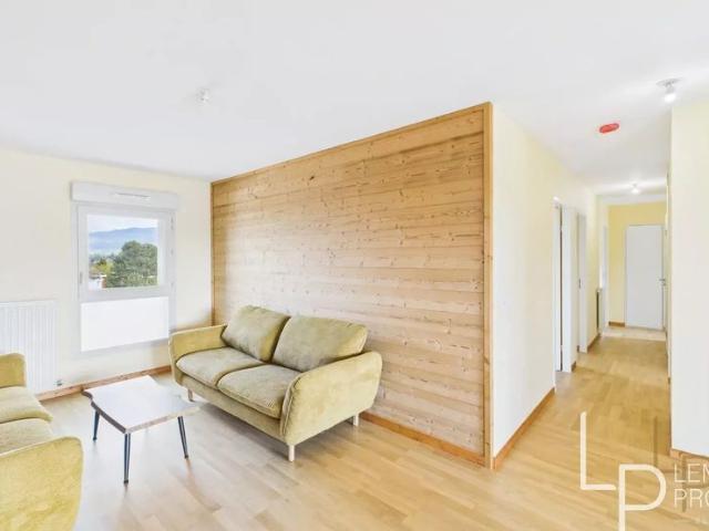 Location Appartement 5 pièces 105m² BONS EN CHABLAIS 74890