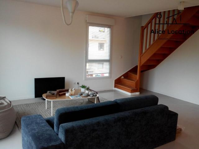 Location Appartement 5 pièces 105m² THONON LES BAINS 74200