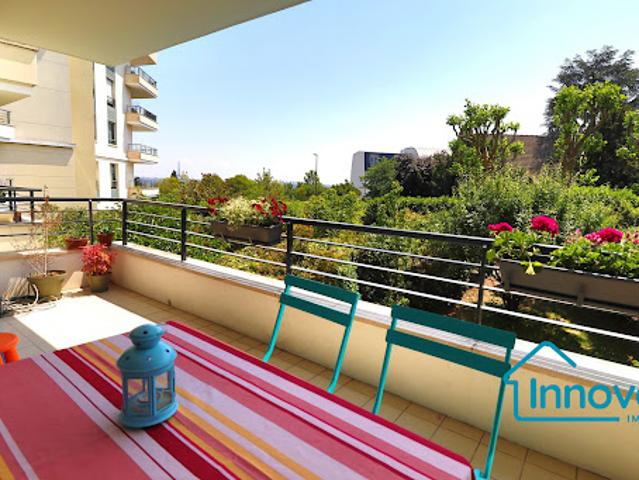 Location Appartement 5 pièces 106.34 m2 Suresnes