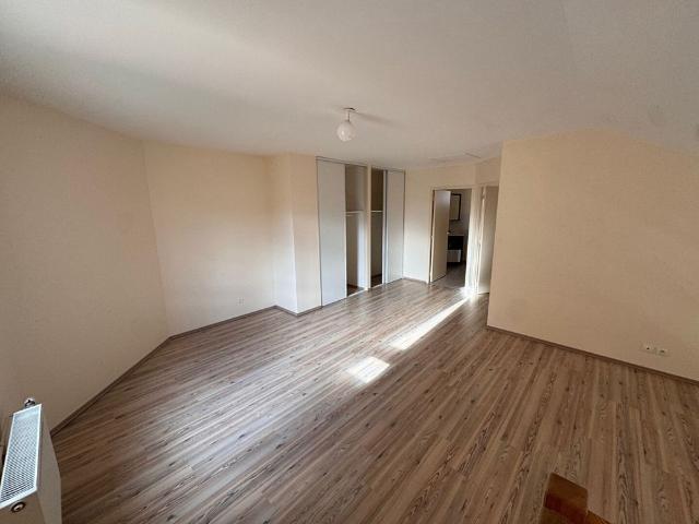 Location Appartement 5 pièces 106m²