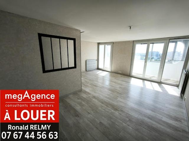 Location Appartement 5 pièces 107 m2 La Roche sur Yon