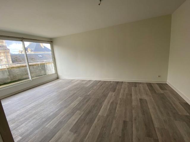 Location Appartement 5 pièces 107m² POITIERS 86000