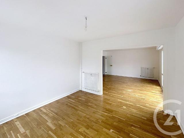Location Appartement 5 pièces 110m² LA NEUVILLETTE 51100