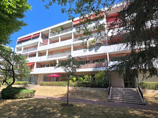 Location Appartement 5 pièces 111 m2 Garches