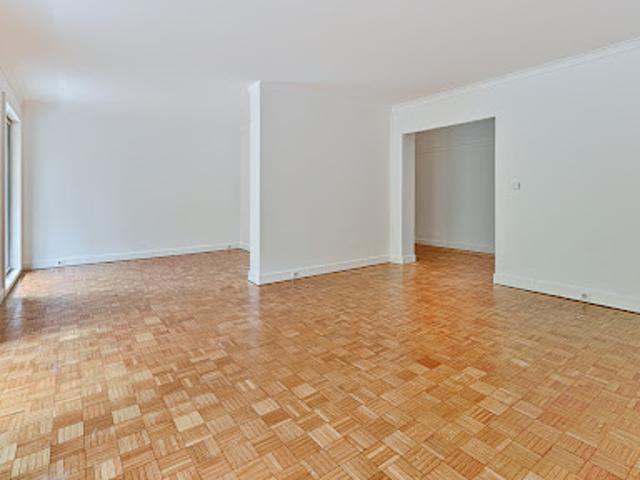 Location Appartement 5 pièces 111 m2 Paris 16ème