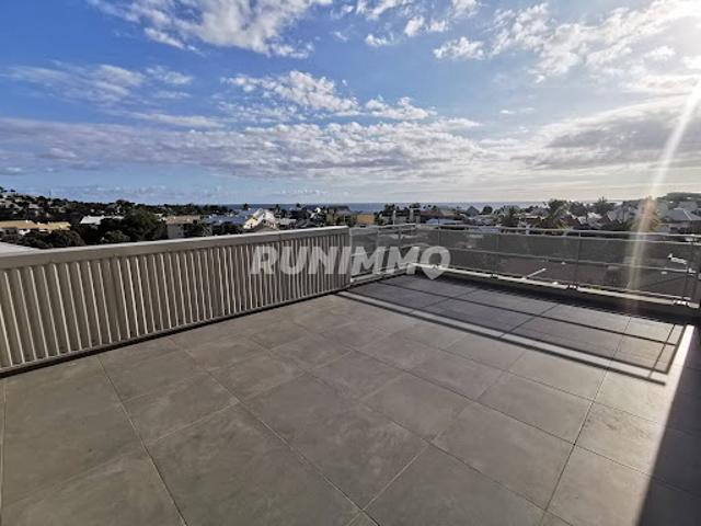 Location Appartement 5 pièces 113.01 m2 Saint Gilles Les Bains